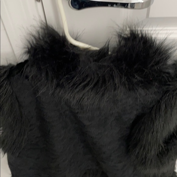 LOFT Black Faux Fur Vest - Picture 6 of 9
